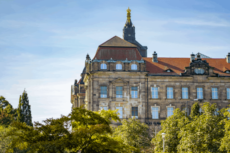 Wohnung oder Eigentumswohnung in Dresden mit schöner Aussicht