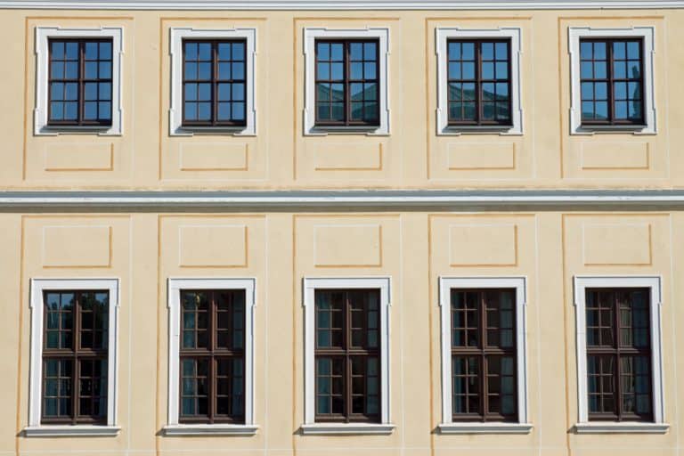 Fassade an einem der wichtigen historischen Standorten in Dresden
