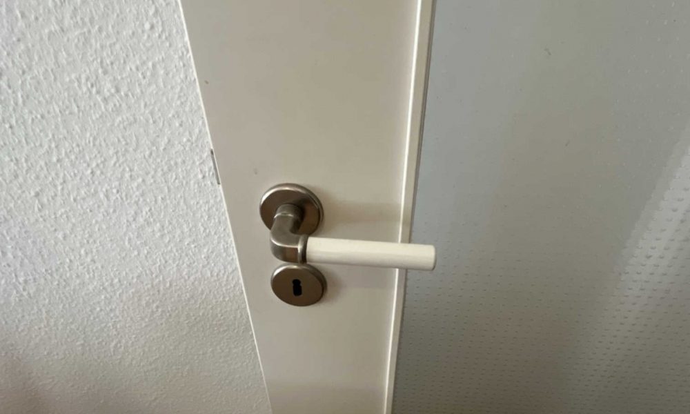 Eine Zimmertür