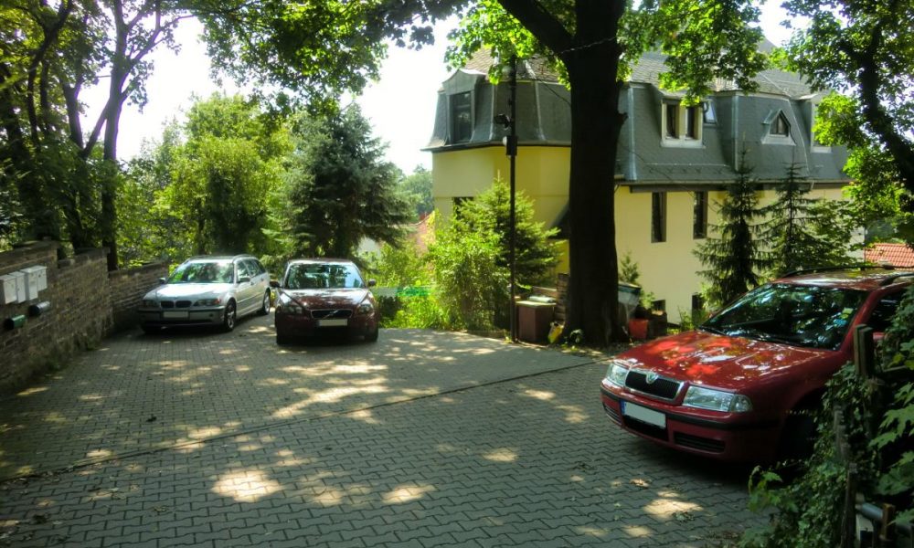 Parkplatz am Haus