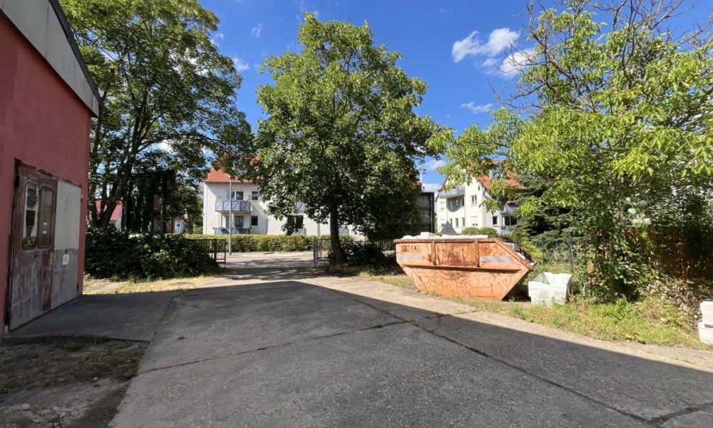 Blick zur Einfahrt