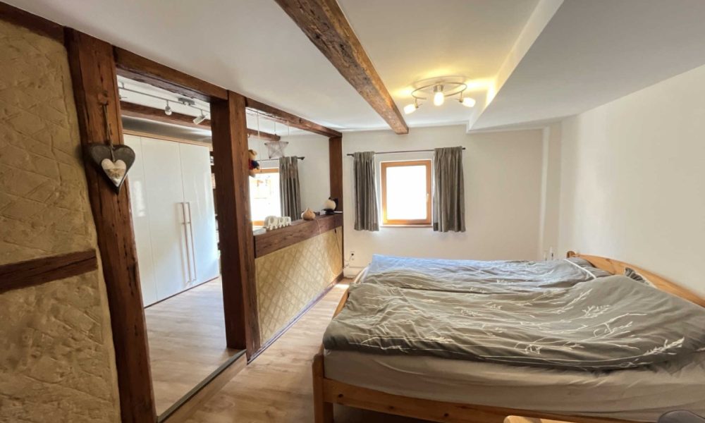 Schlafzimmer mit Ankleide