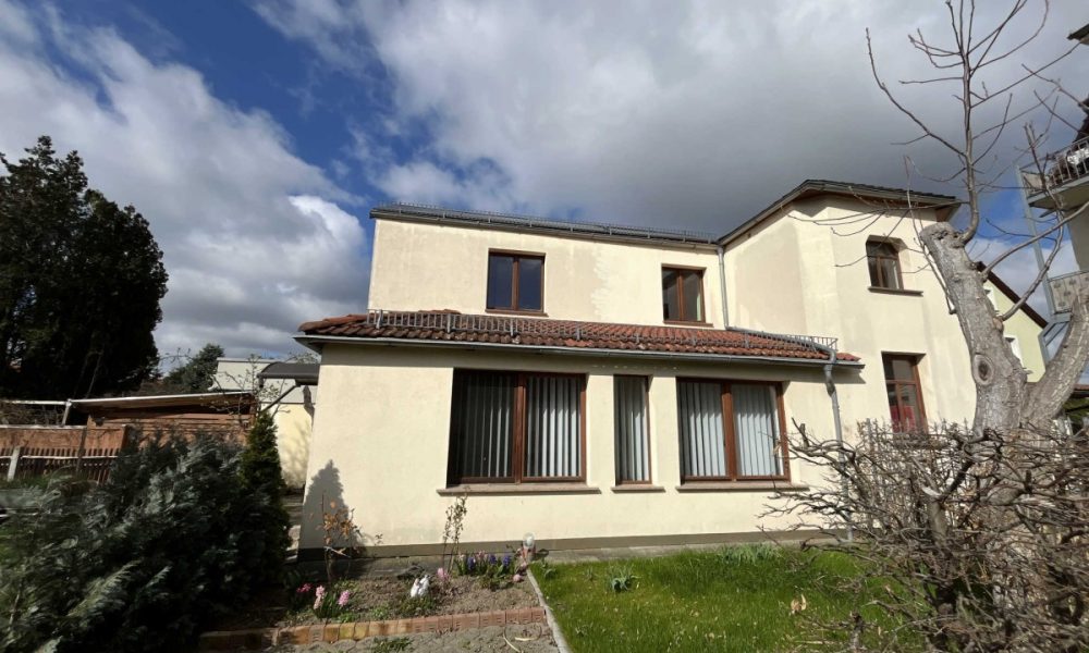 Das Hinterhaus (EFH)