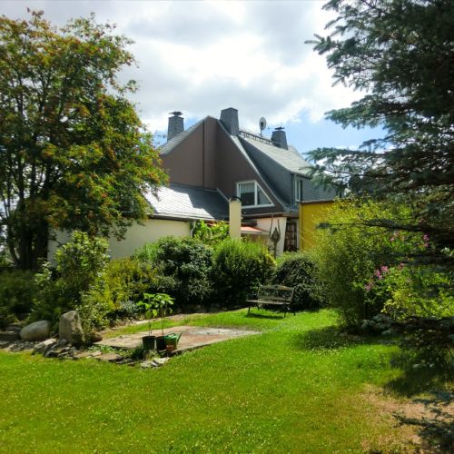 Hausansicht vom Garten