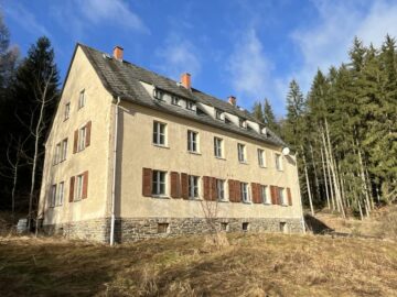 Haus mit Fernblick in Waldrandlage von Adorf/Vogtl., 08626 Adorf, Mehrfamilienhaus