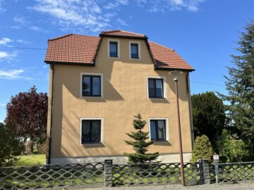 Gepflegtes Haus in Ottendorf-Okrilla, 01458 Ottendorf-Okrilla, Mehrfamilienhaus