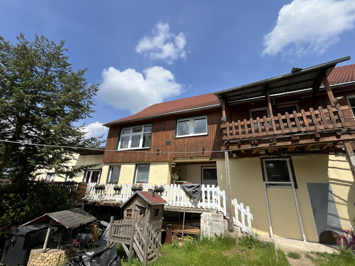 Ansicht mit Balkon